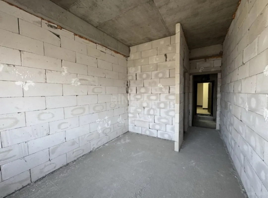 Satılır 5 otaqlı mənzil 253 m²