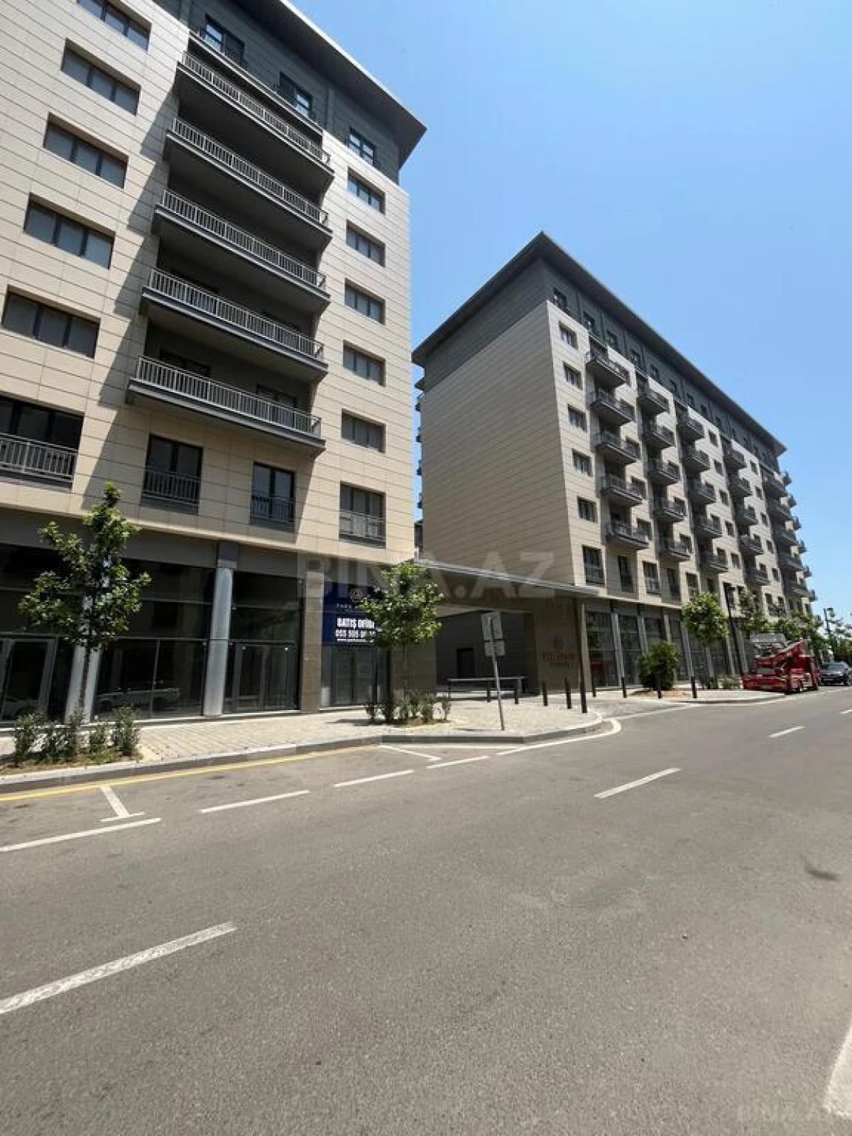 Satılır 5 otaqlı mənzil 253 m²