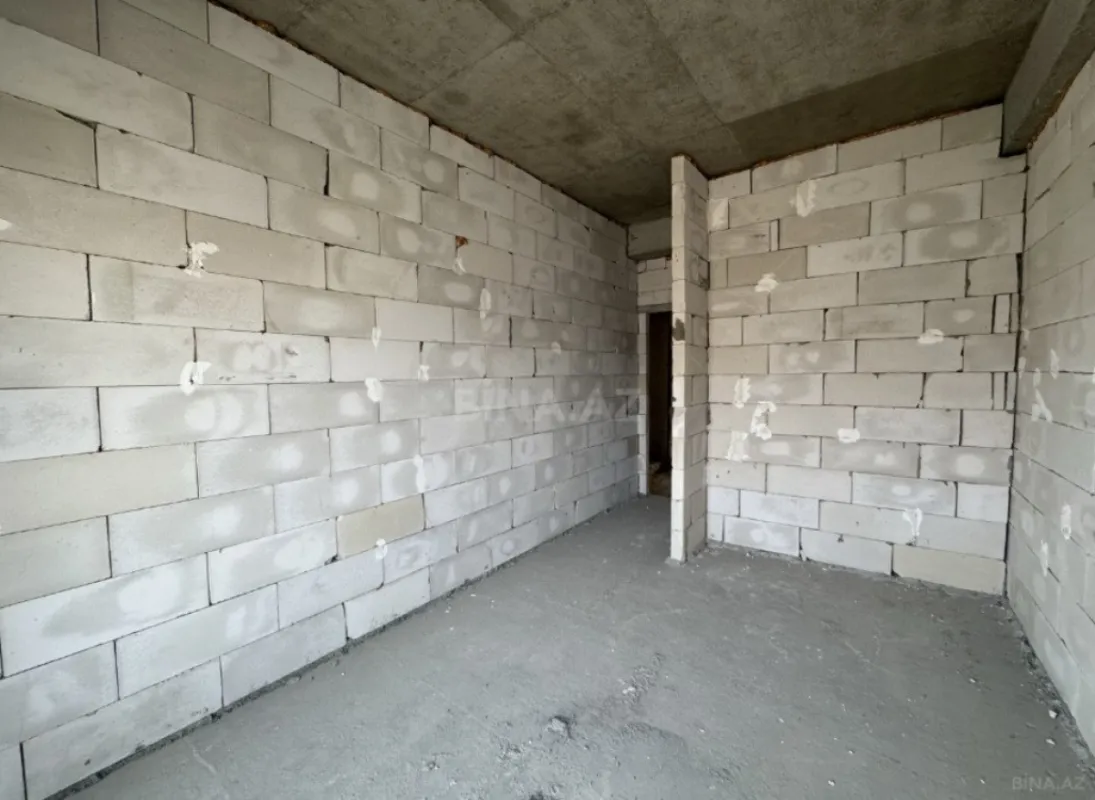 Satılır 5 otaqlı mənzil 253 m²
