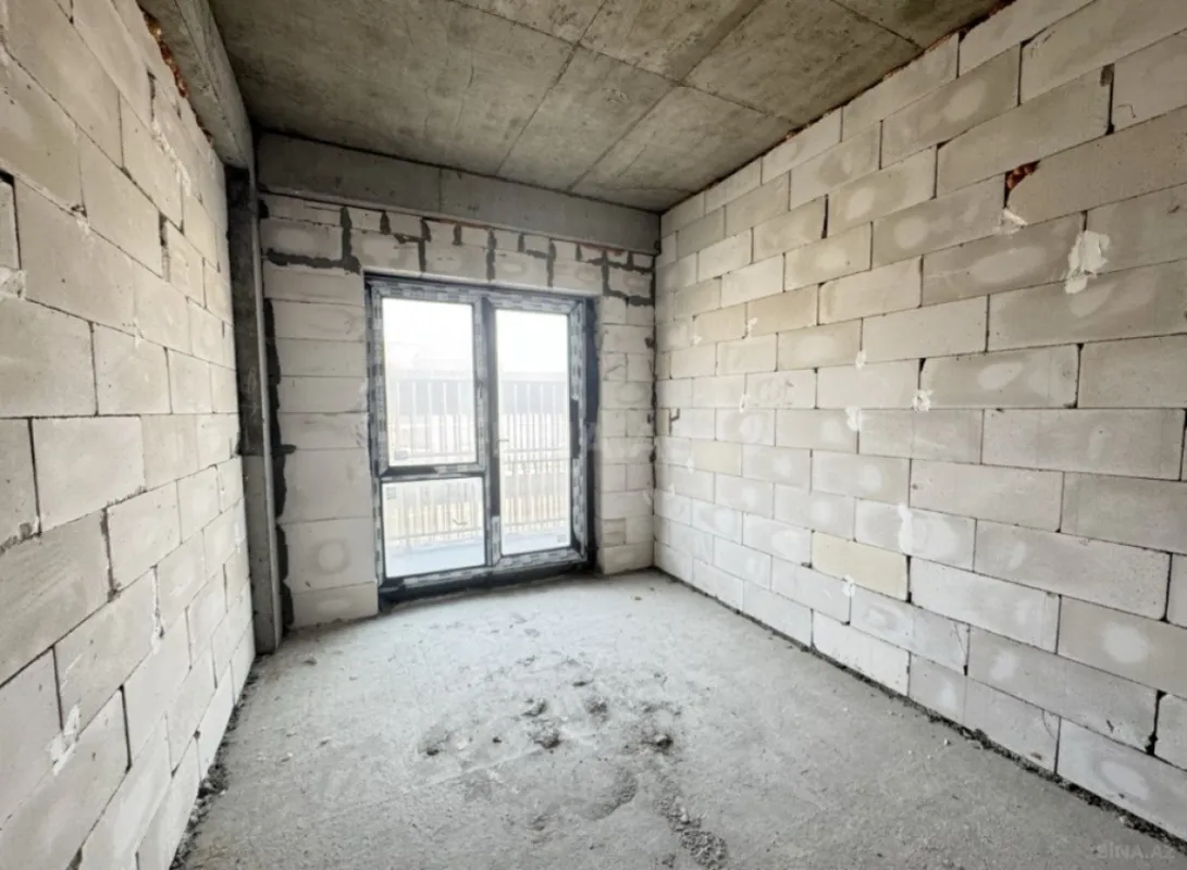 Satılır 5 otaqlı mənzil 253 m²