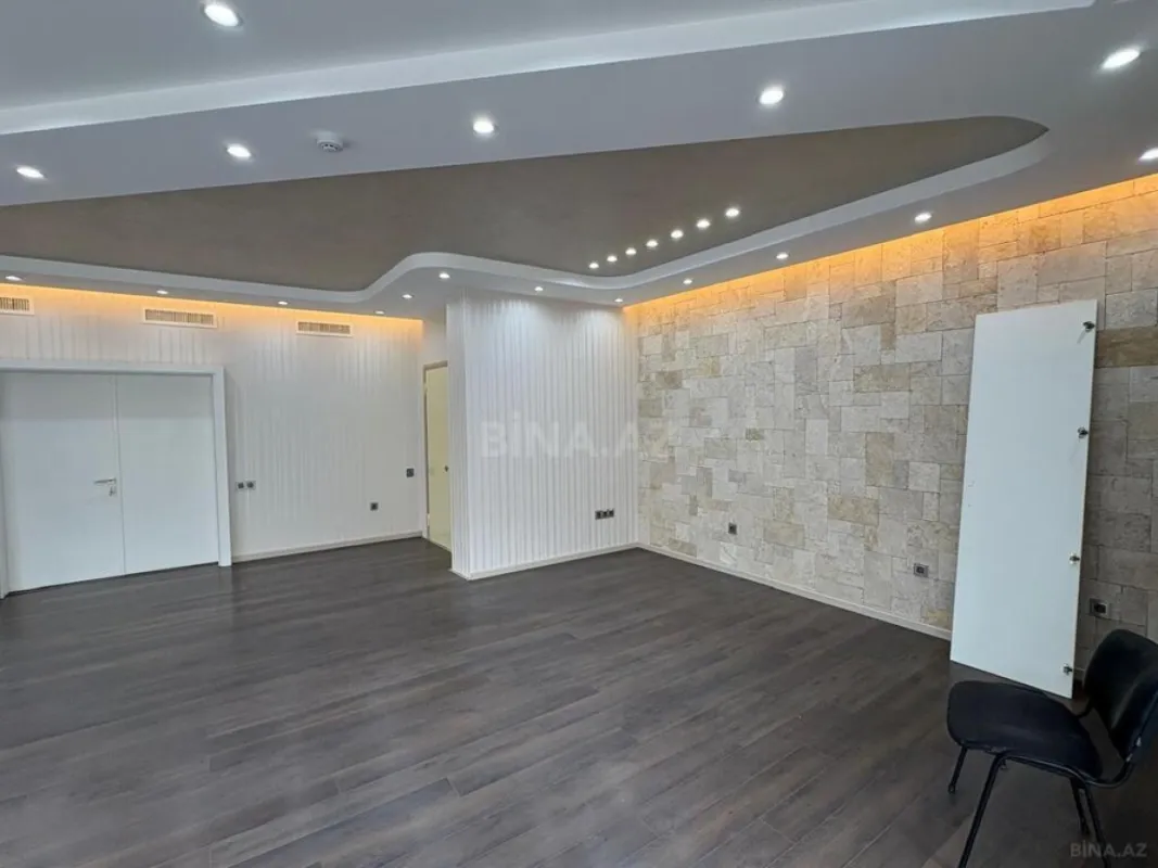 Kirayə verilir 20 otaqlı ofis 2000 m²