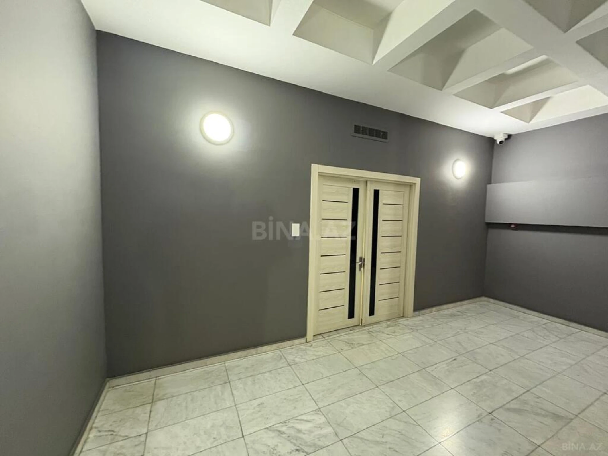 Kirayə verilir 20 otaqlı ofis 2000 m²