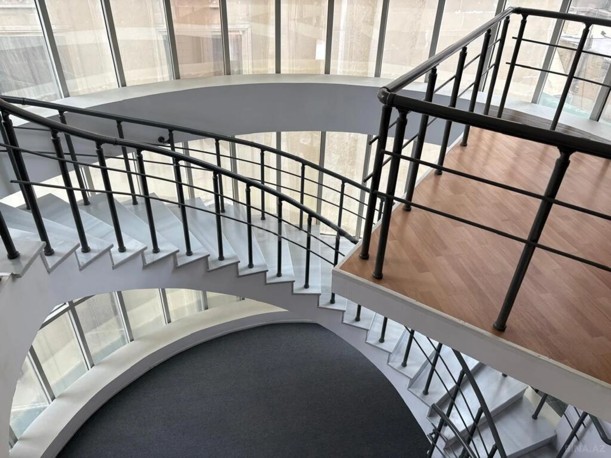 Kirayə verilir 20 otaqlı ofis 2000 m²