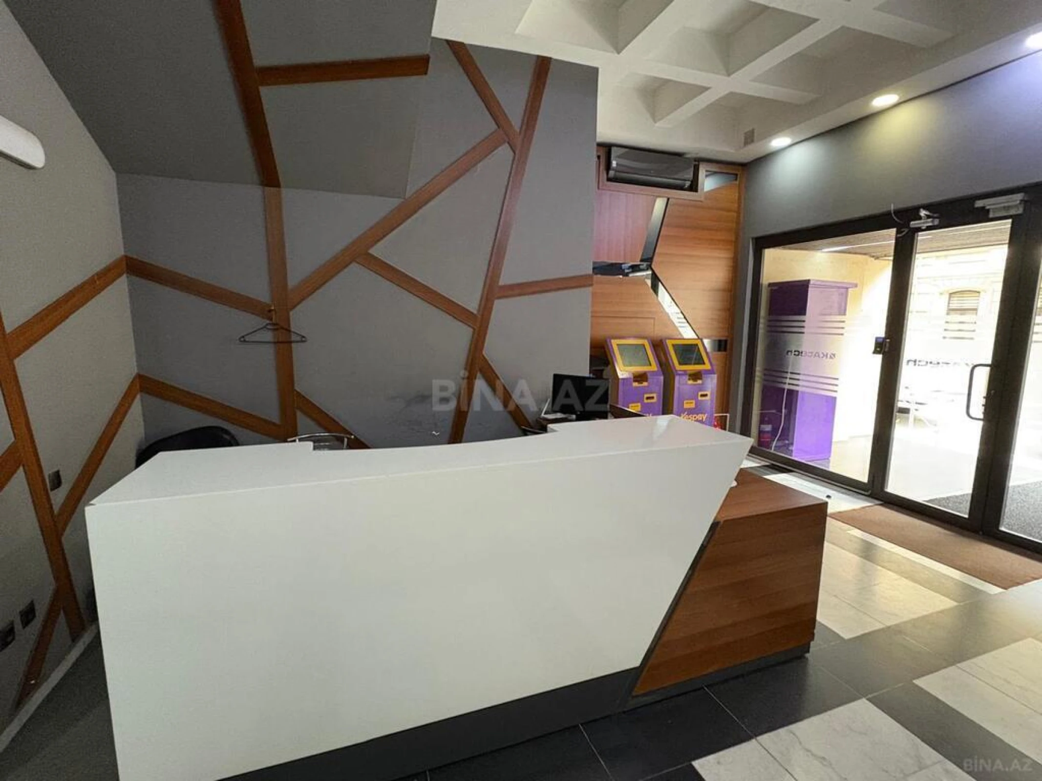 Kirayə verilir 20 otaqlı ofis 2000 m²