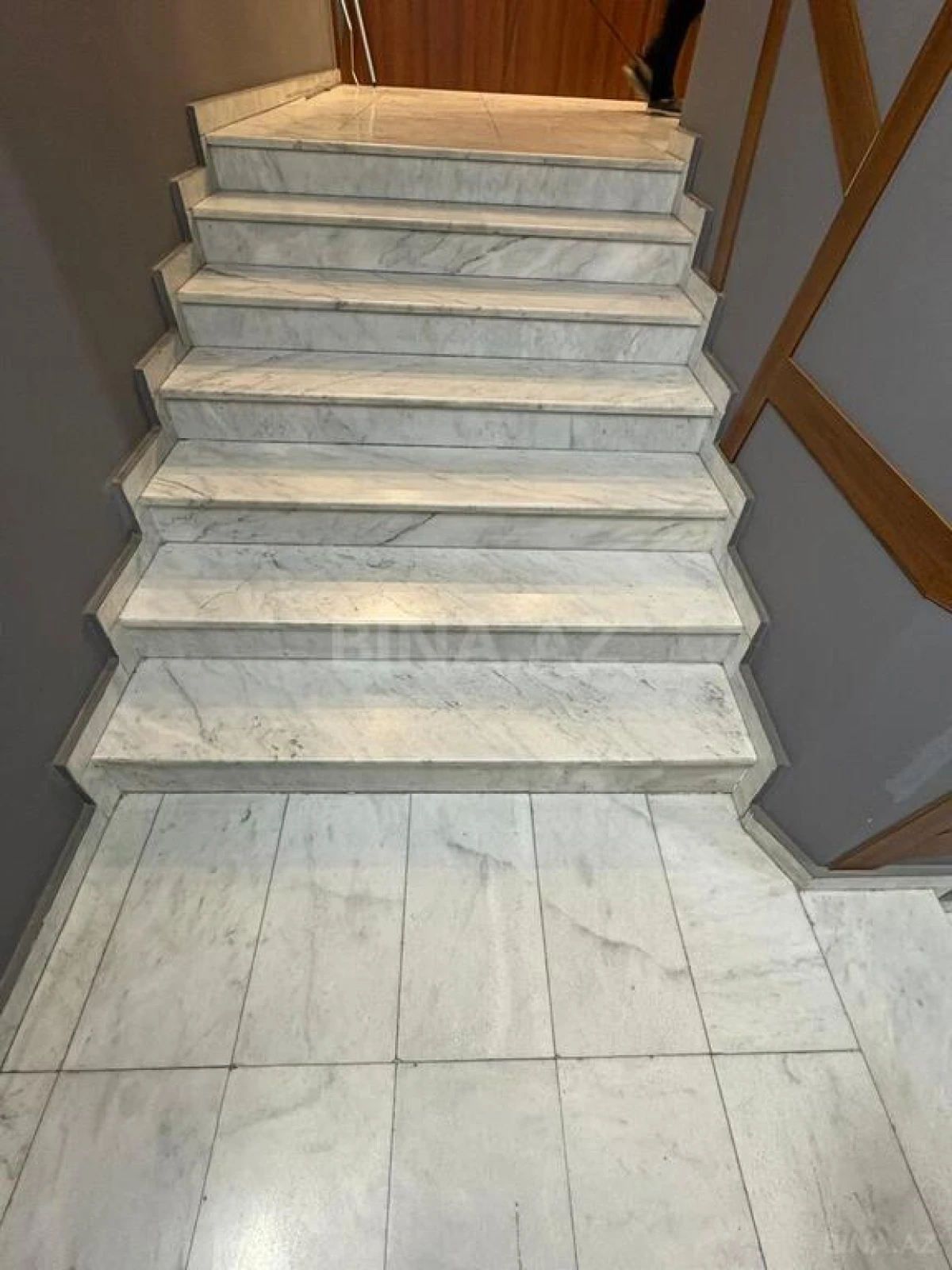 Kirayə verilir 20 otaqlı ofis 2000 m²