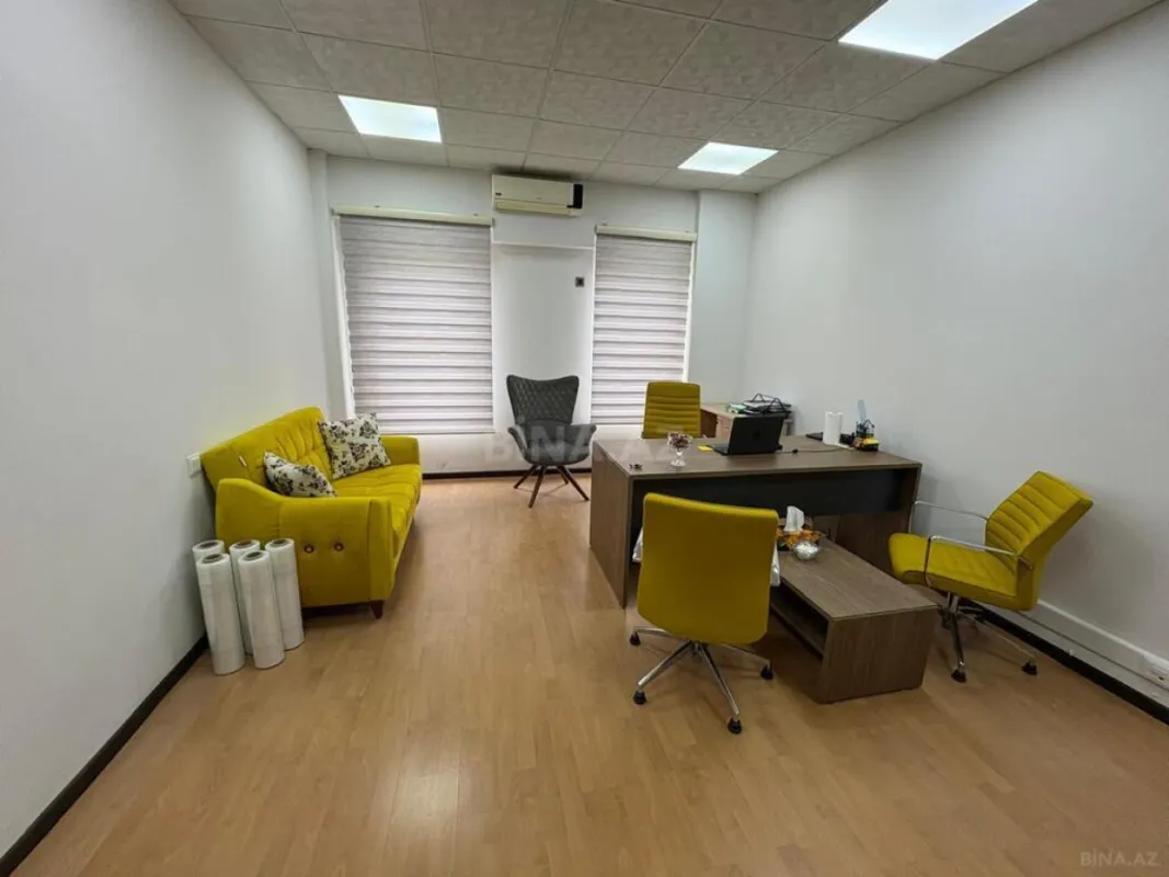 Kirayə verilir 20 otaqlı ofis 2000 m²