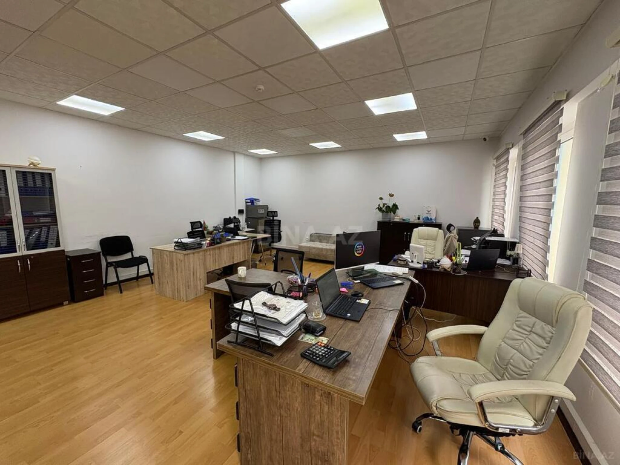Kirayə verilir 20 otaqlı ofis 2000 m²