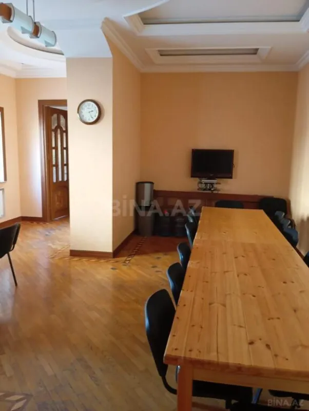 Kirayə verilir 5 otaqlı ofis 300 m²