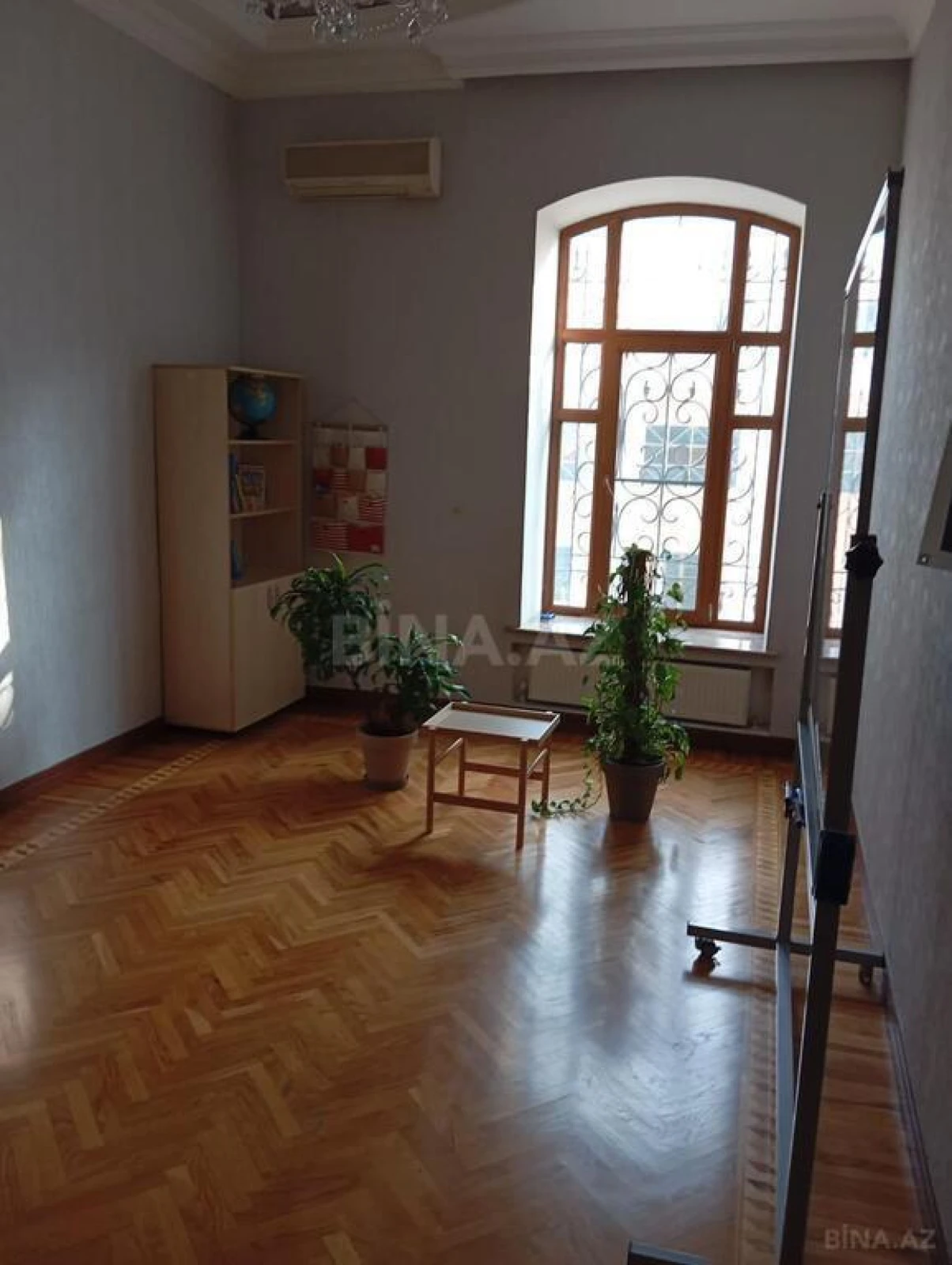 Kirayə verilir 5 otaqlı ofis 300 m²