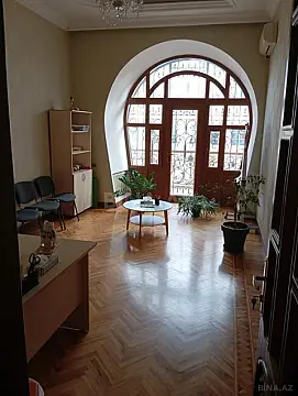 Kirayə verilir 5 otaqlı ofis 300 m²