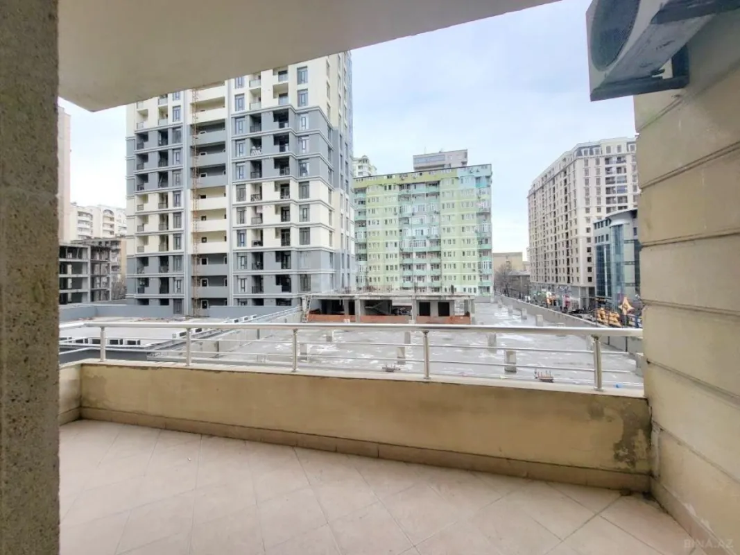Kirayə verilir 3 otaqlı mənzil 150 m²