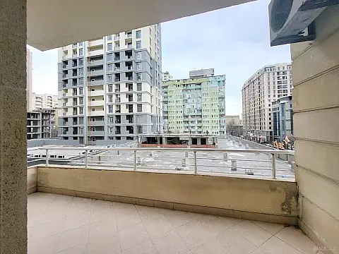 Kirayə verilir 3 otaqlı mənzil 150 m²