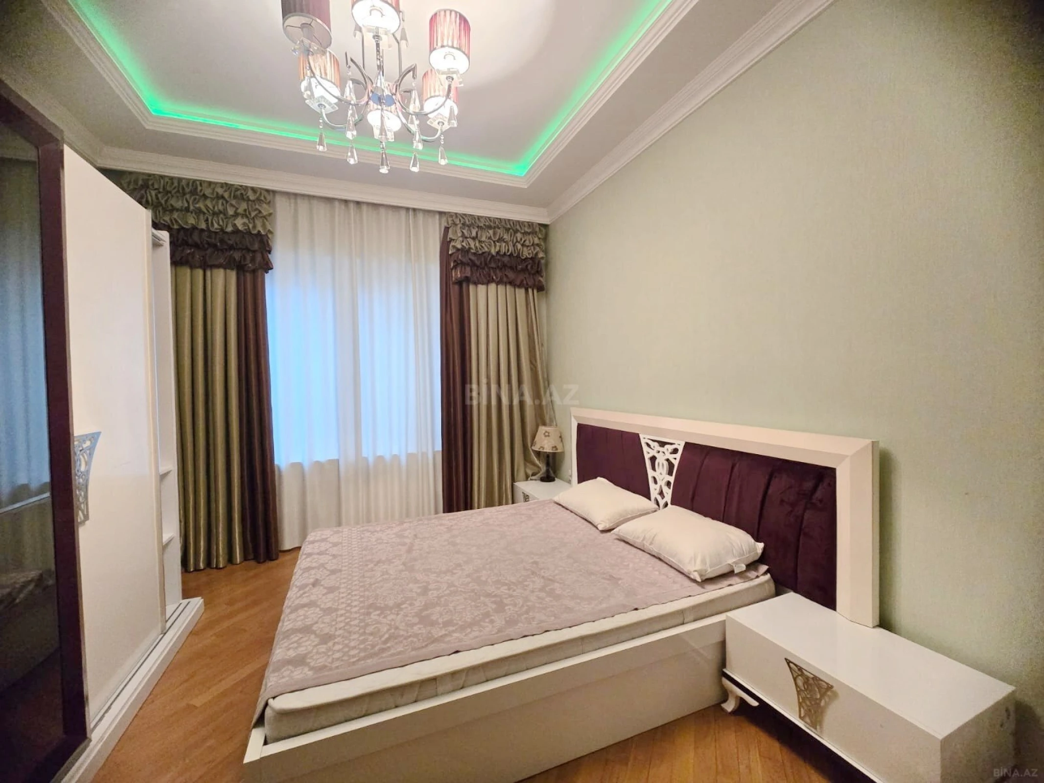 Kirayə verilir 3 otaqlı mənzil 150 m²