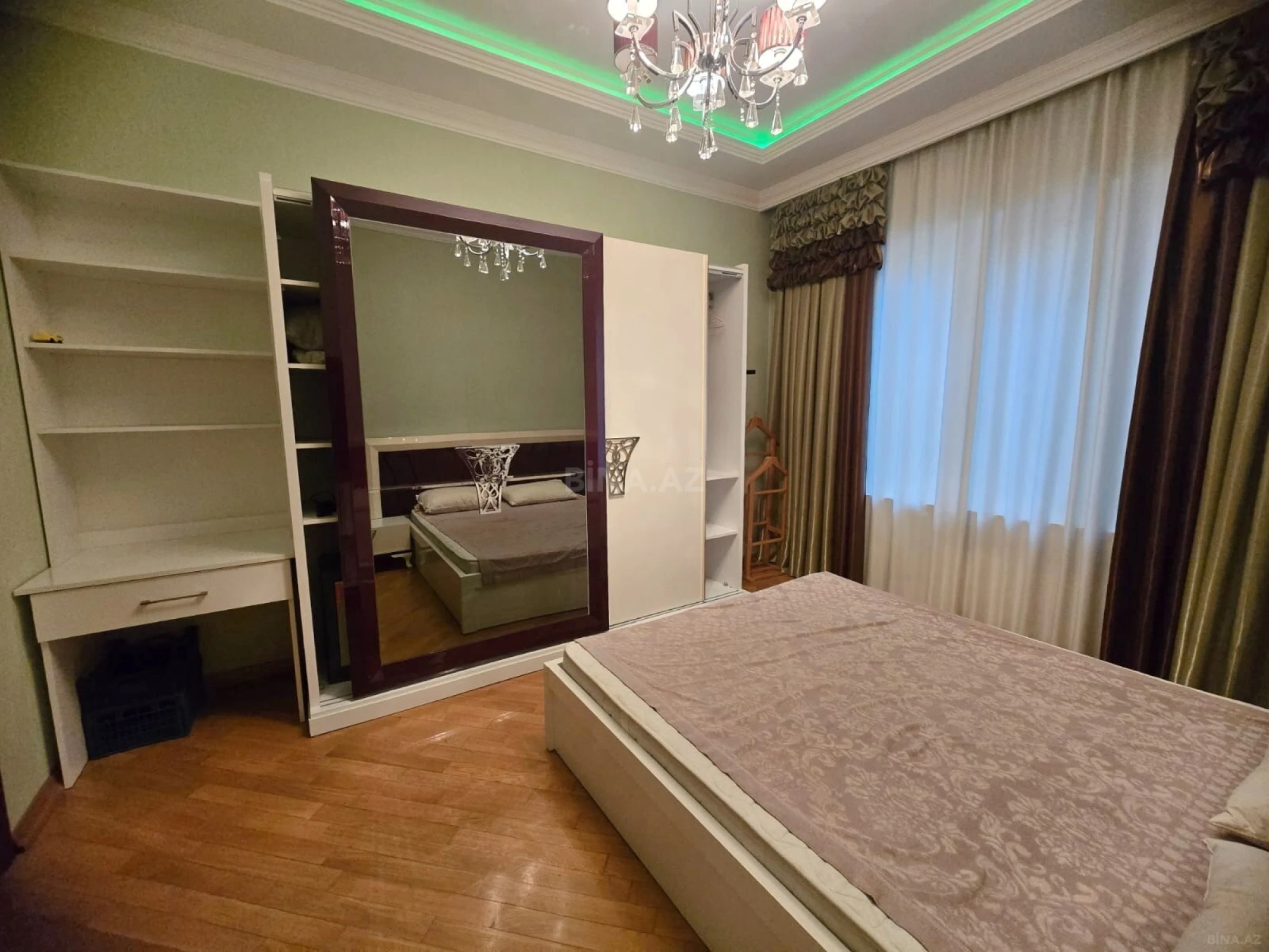 Kirayə verilir 3 otaqlı mənzil 150 m²