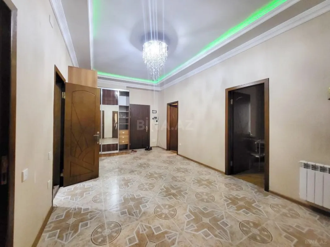 Kirayə verilir 3 otaqlı mənzil 150 m²