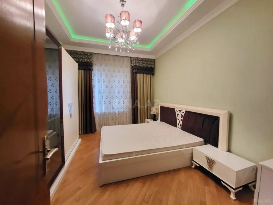 Kirayə verilir 3 otaqlı mənzil 150 m²