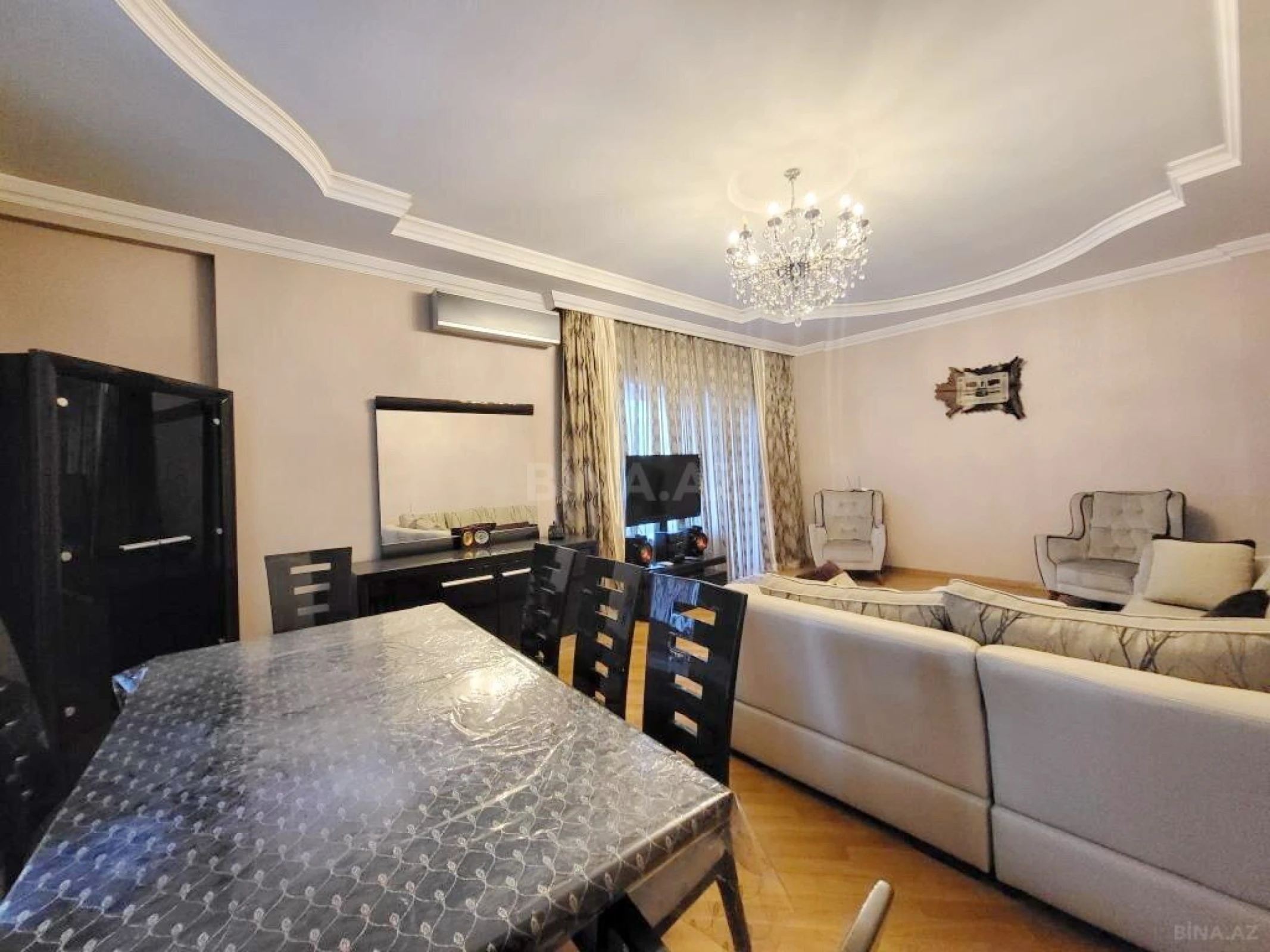 Kirayə verilir 3 otaqlı mənzil 150 m²