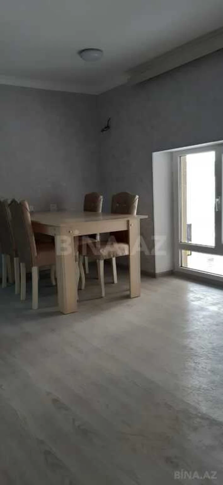 Satılır 3 otaqlı mənzil 130 m²