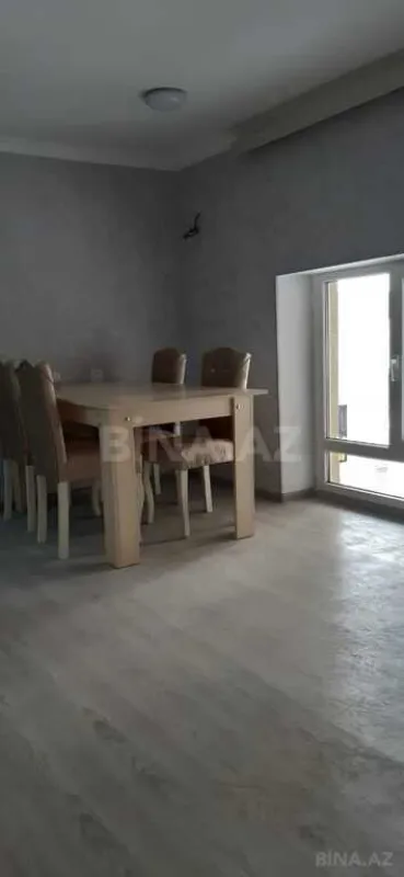 Satılır 3 otaqlı mənzil 130 m²