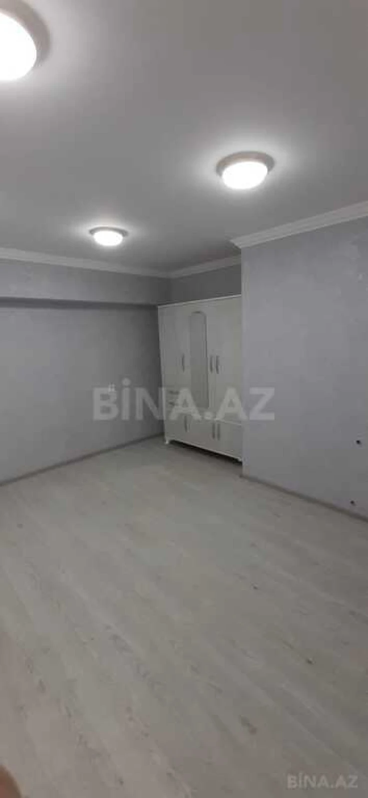 Satılır 3 otaqlı mənzil 130 m²