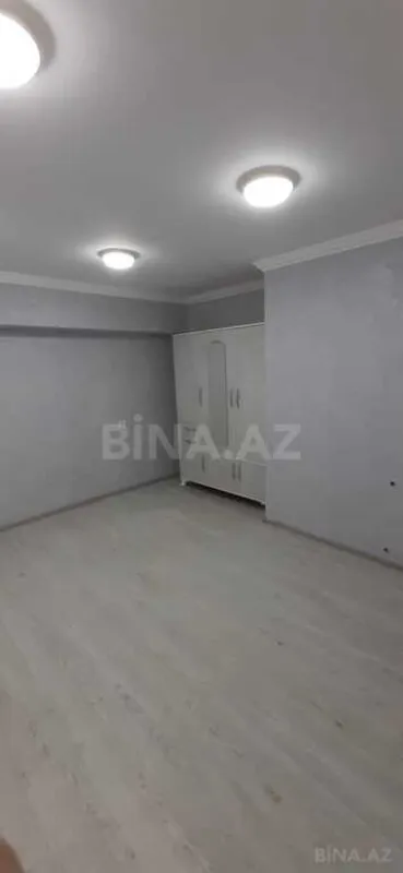 Satılır 3 otaqlı mənzil 130 m²