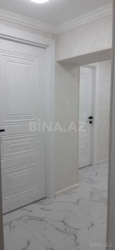 Satılır 3 otaqlı mənzil 130 m²