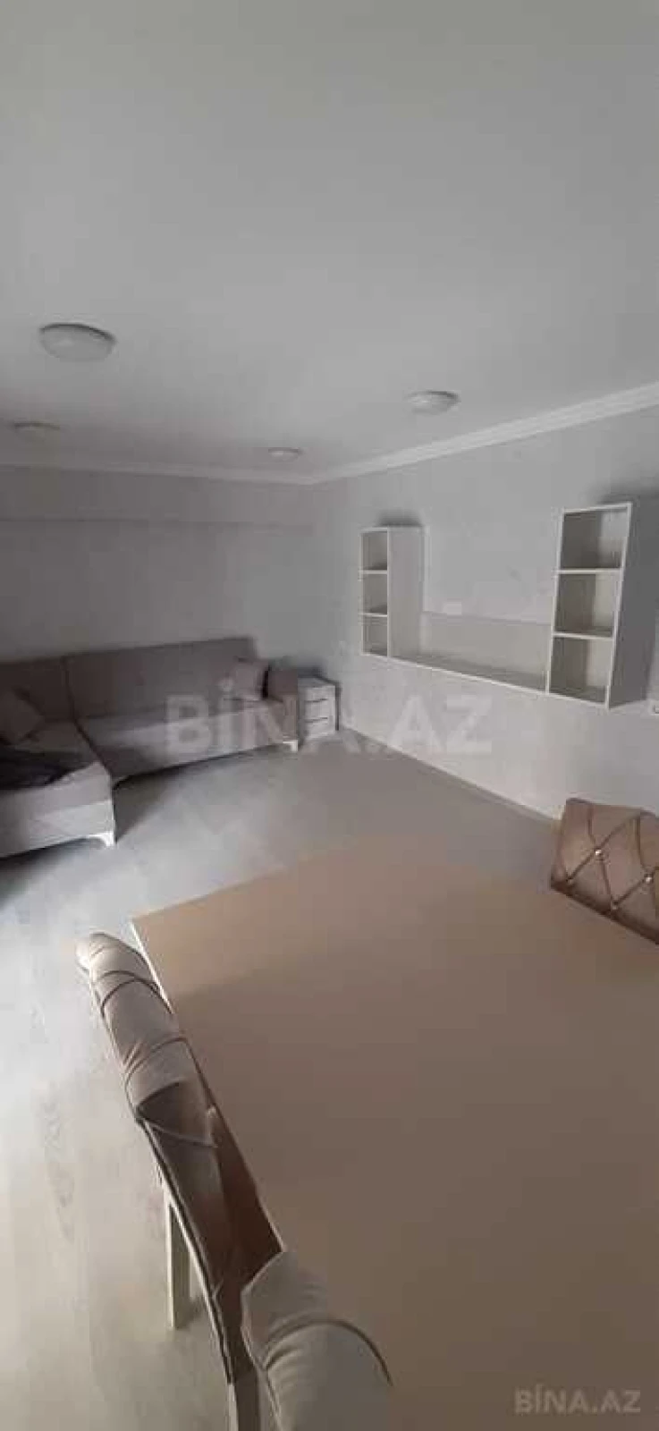 Satılır 3 otaqlı mənzil 130 m²
