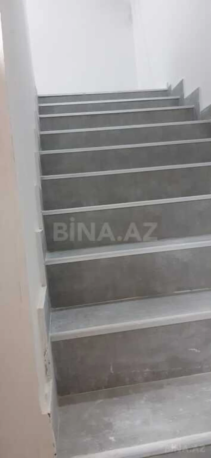 Satılır 3 otaqlı mənzil 130 m²