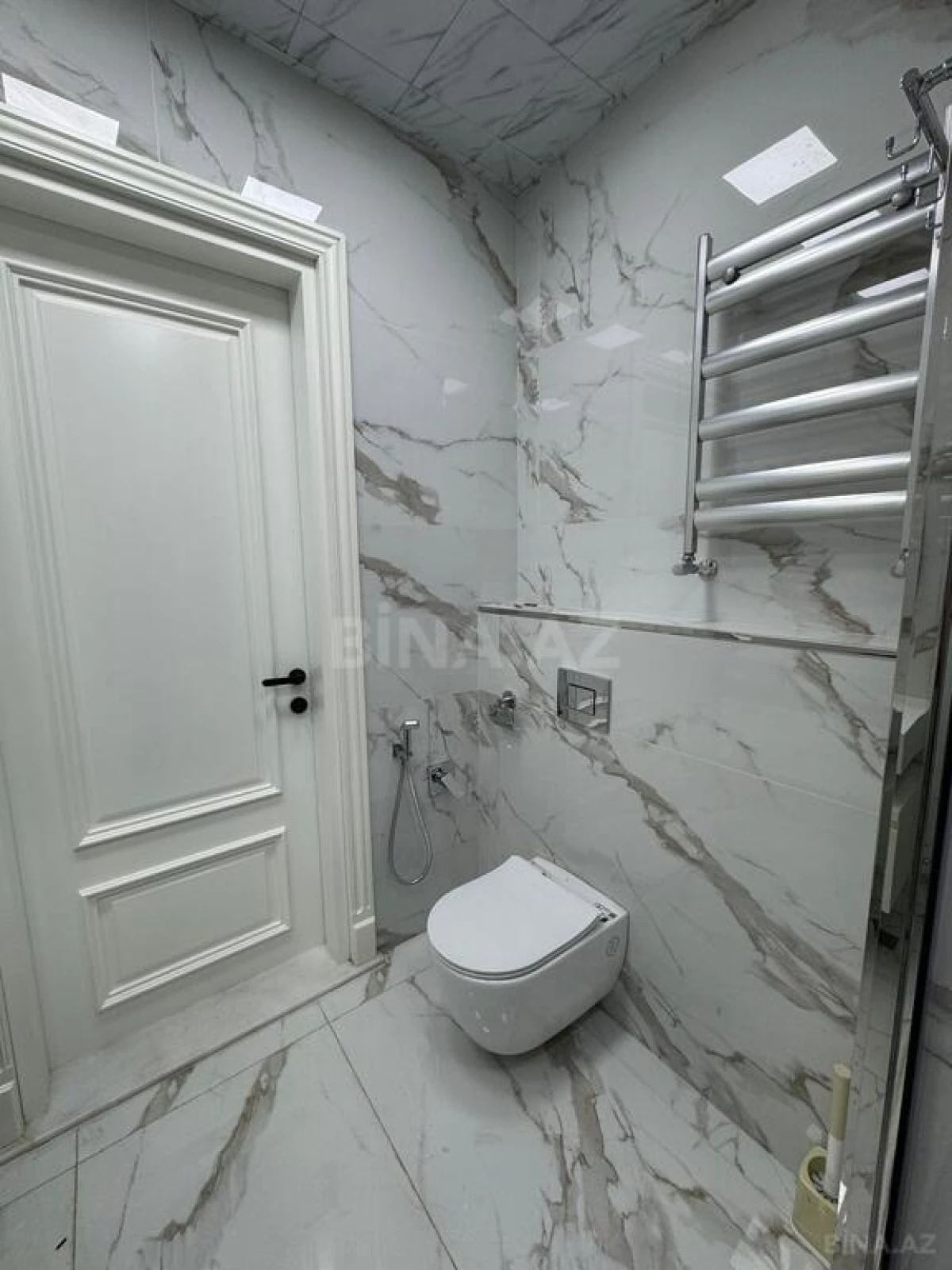 Kirayə verilir 2 otaqlı mənzil 95 m²