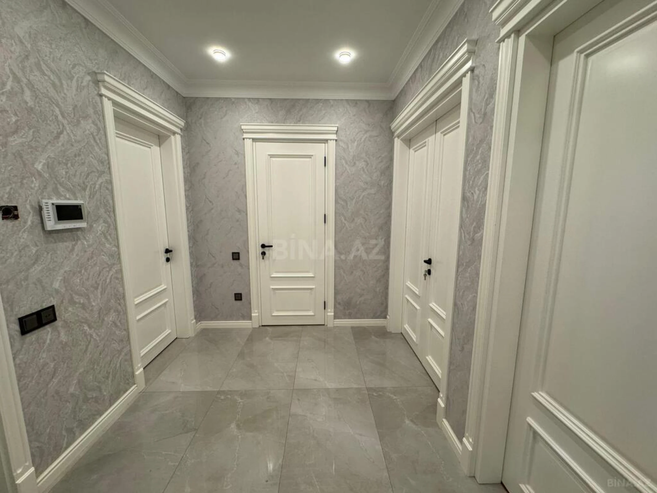 Kirayə verilir 2 otaqlı mənzil 95 m²