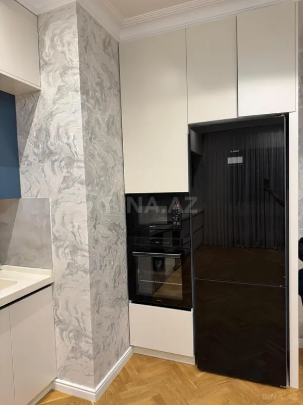 Kirayə verilir 2 otaqlı mənzil 95 m²