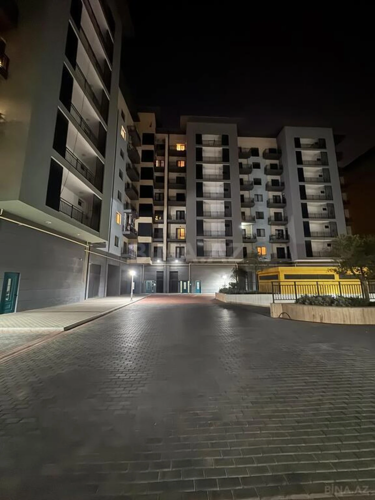 Kirayə verilir 2 otaqlı mənzil 95 m²
