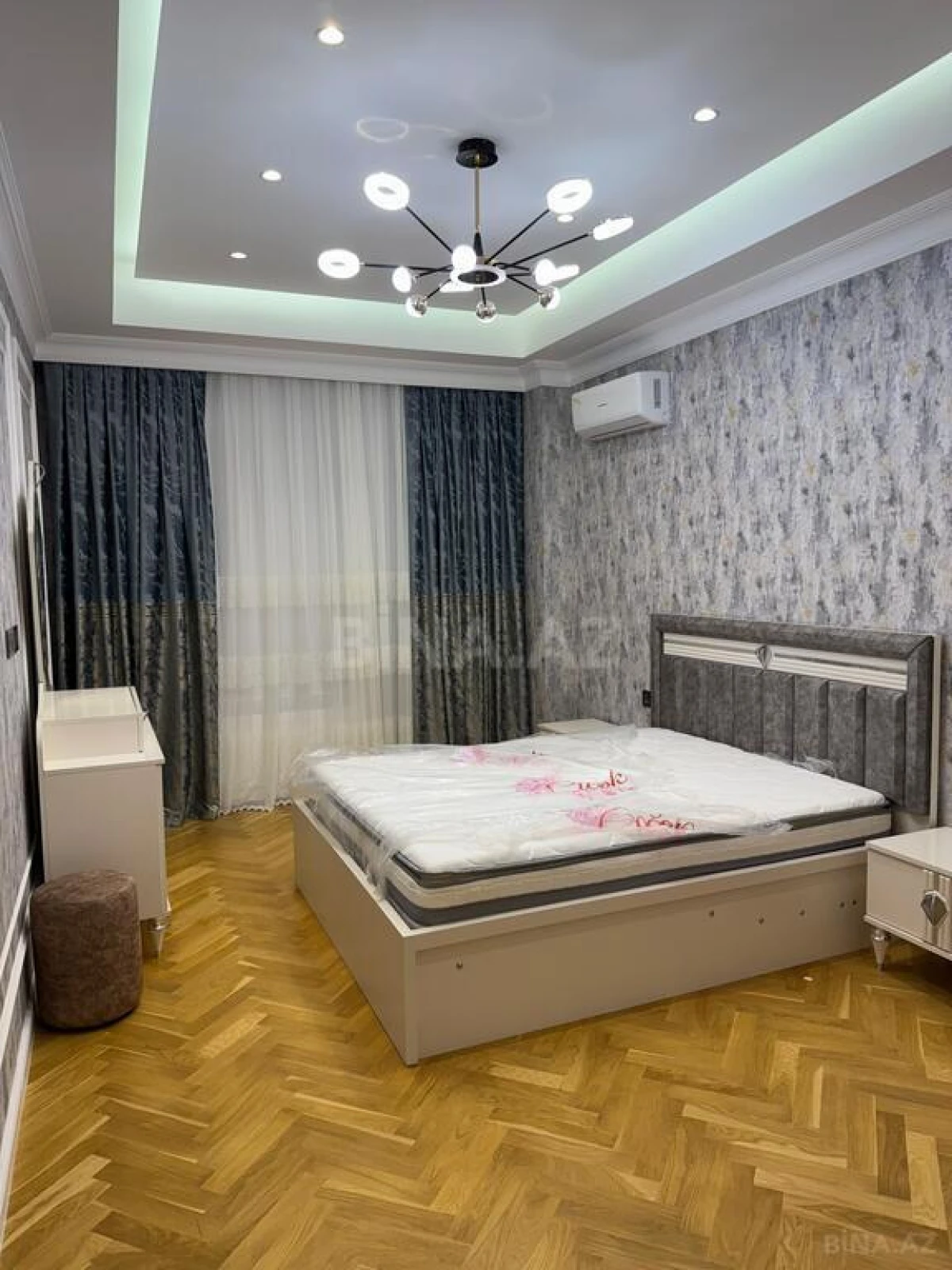 Kirayə verilir 2 otaqlı mənzil 95 m²