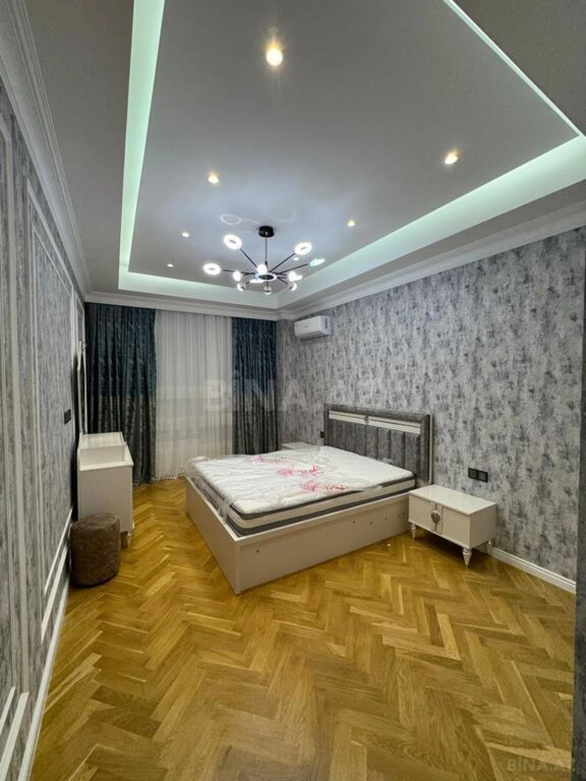 Kirayə verilir 2 otaqlı mənzil 95 m²