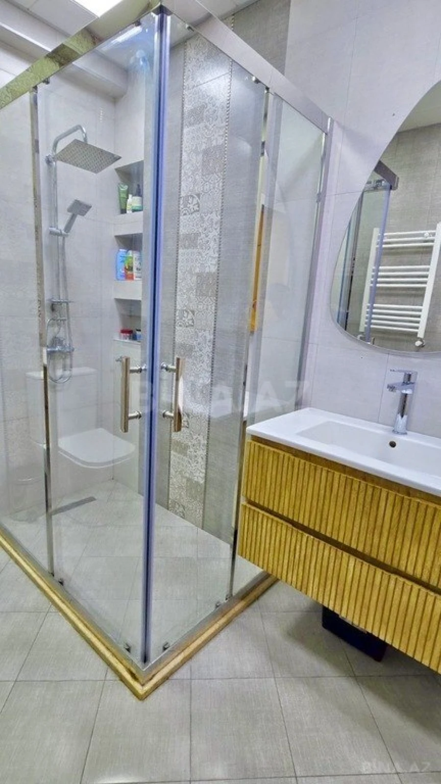 Satılır 2 otaqlı mənzil 85 m²