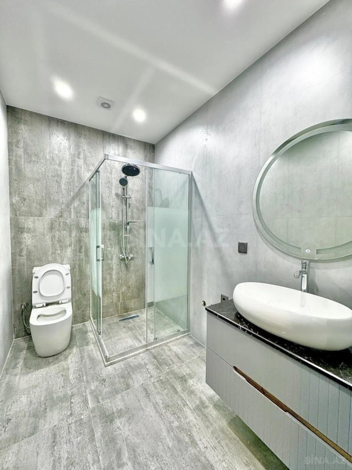 Satılır 2 otaqlı mənzil 85 m²