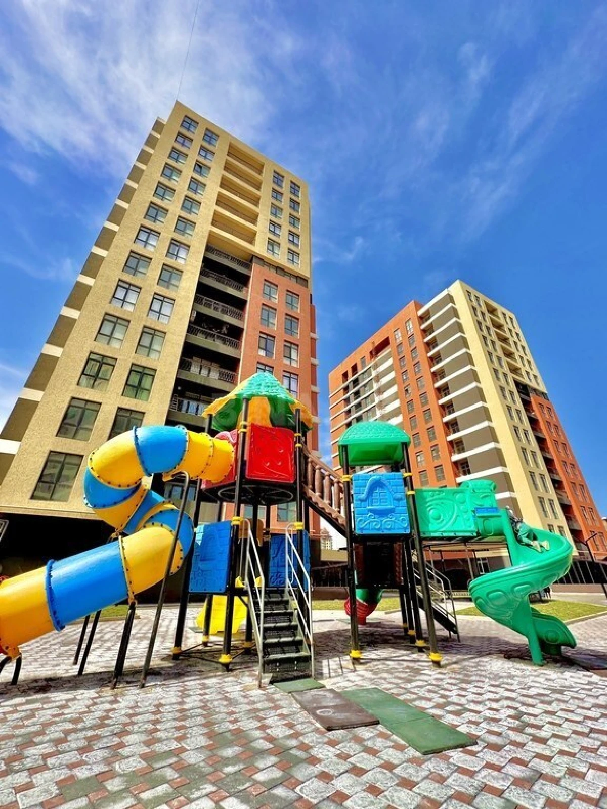 Satılır 2 otaqlı mənzil 85 m²