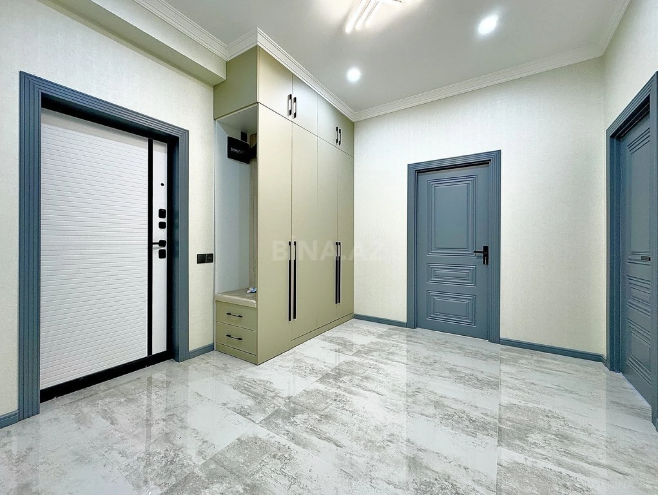 Satılır 2 otaqlı mənzil 85 m²