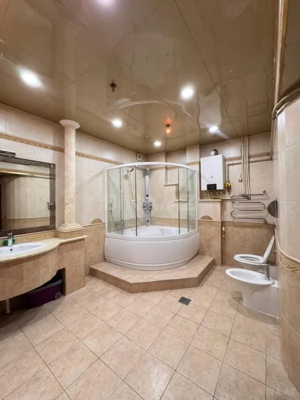 Satılır 5 otaqlı mənzil 512 m²