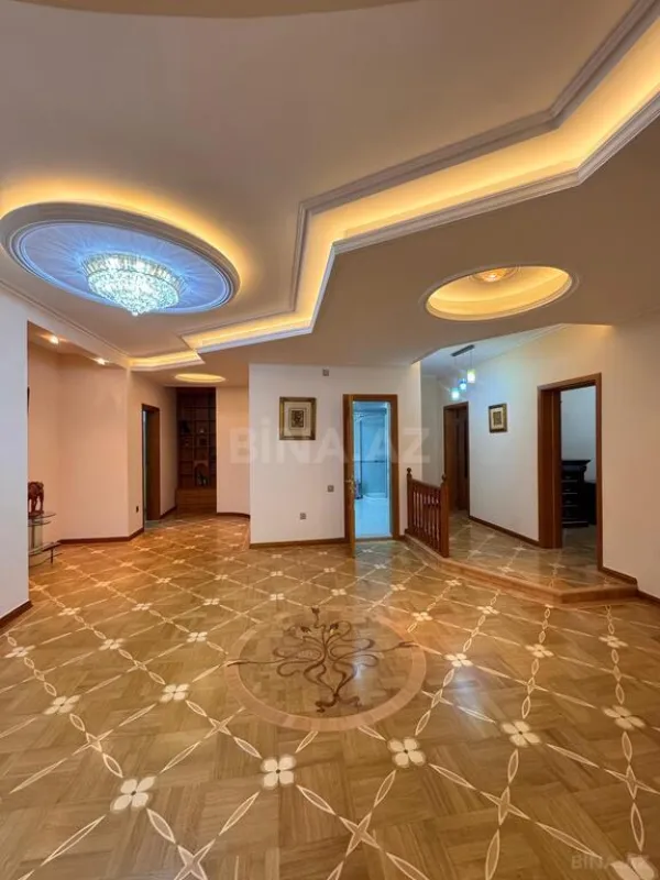 Satılır 5 otaqlı mənzil 512 m²