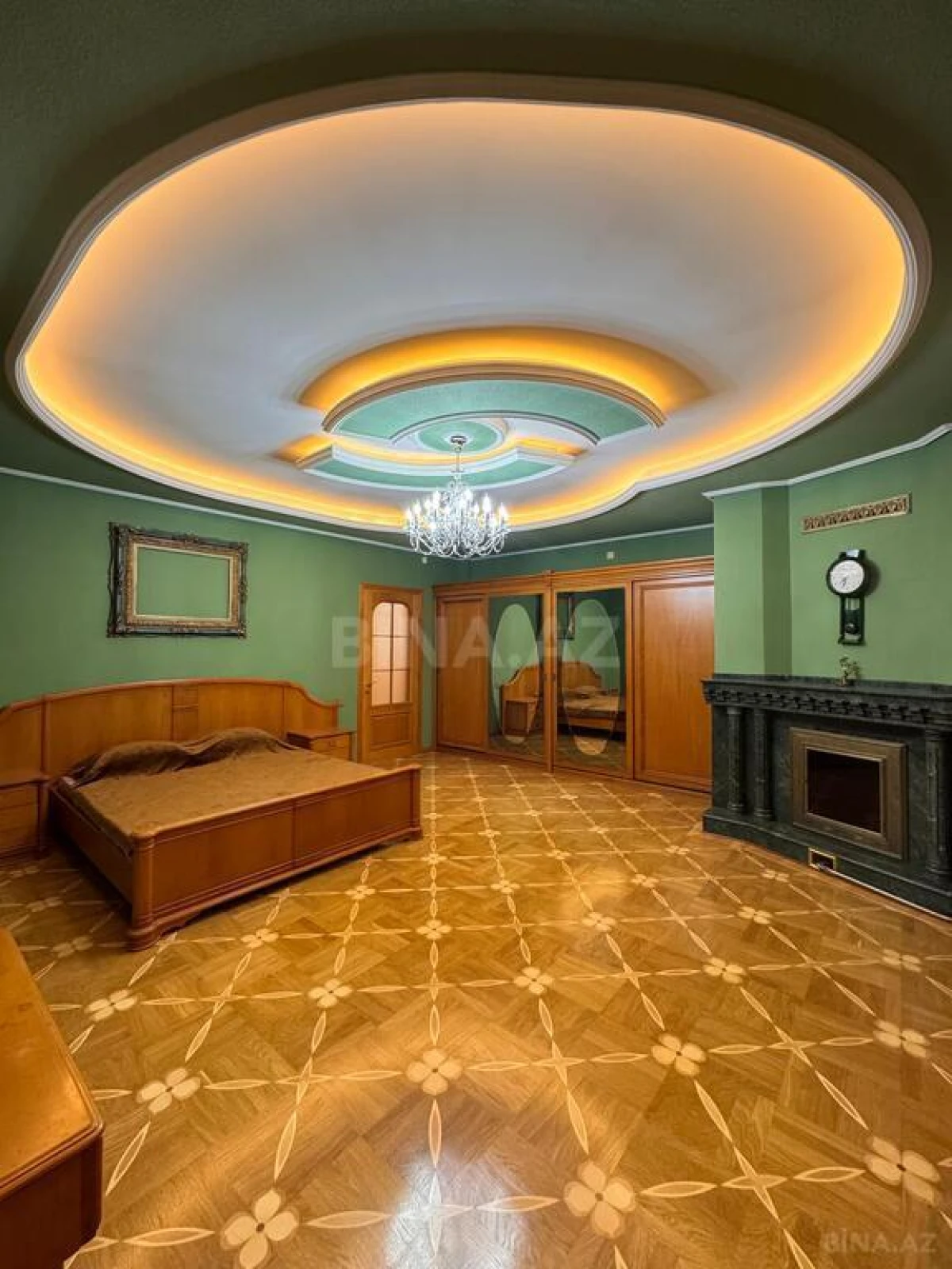 Satılır 5 otaqlı mənzil 512 m²