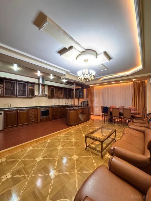 Satılır 5 otaqlı mənzil 512 m²