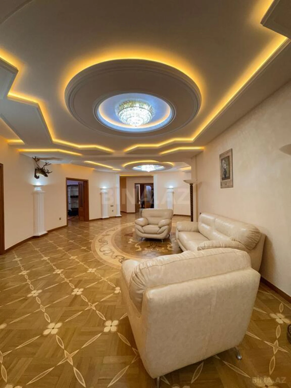 Satılır 5 otaqlı mənzil 512 m²