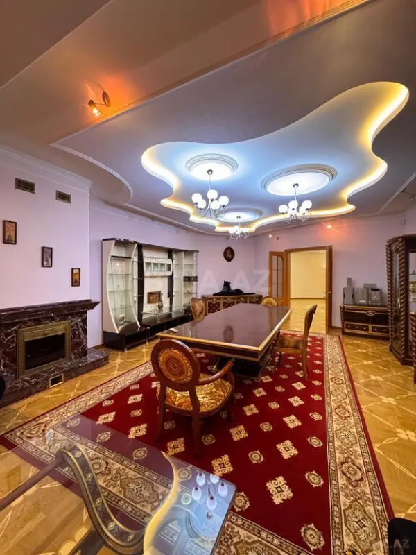 Satılır 5 otaqlı mənzil 512 m²