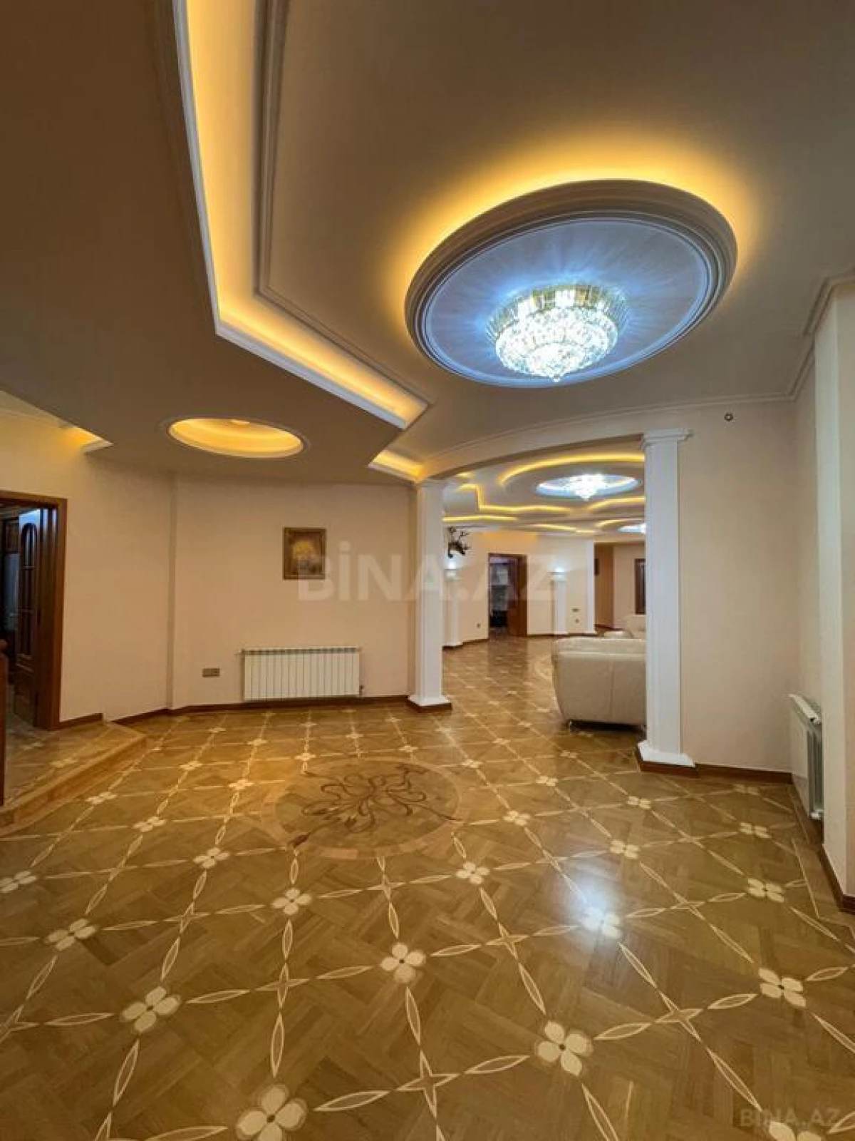 Satılır 5 otaqlı mənzil 512 m²