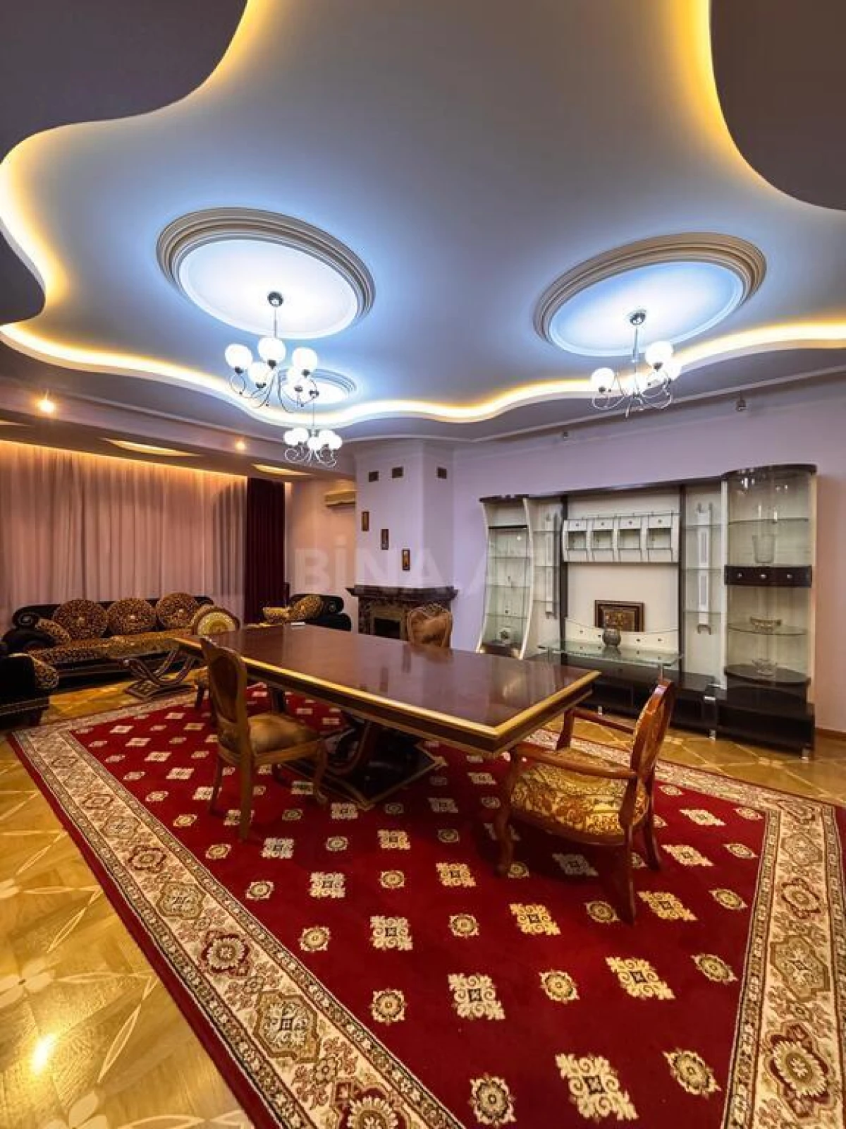 Satılır 5 otaqlı mənzil 512 m²