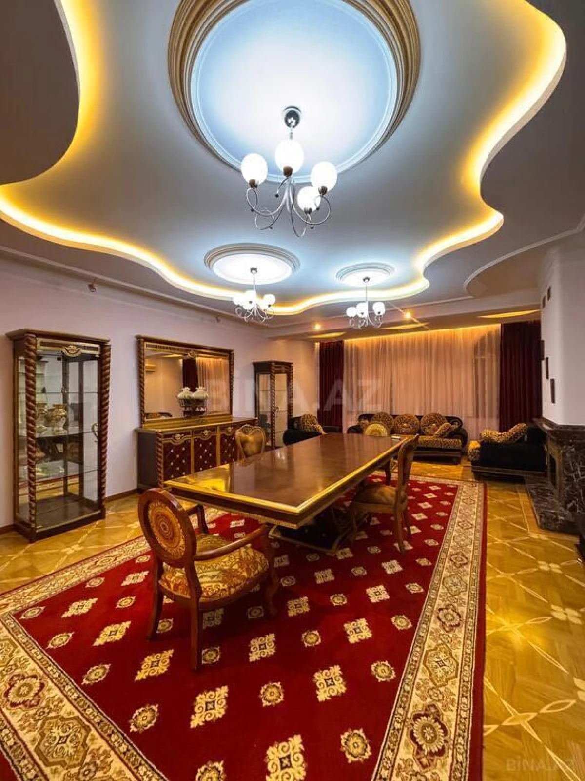 Satılır 5 otaqlı mənzil 512 m²