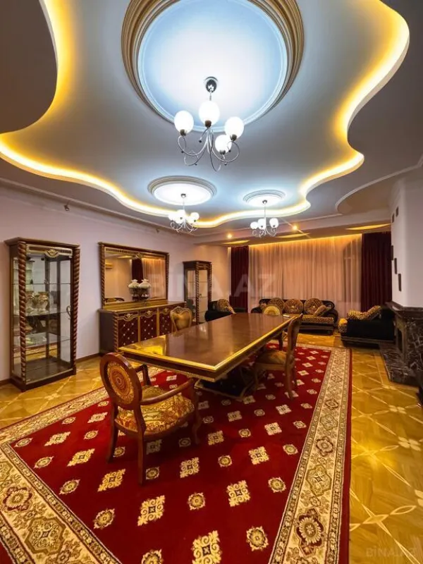 Satılır 5 otaqlı mənzil 512 m²