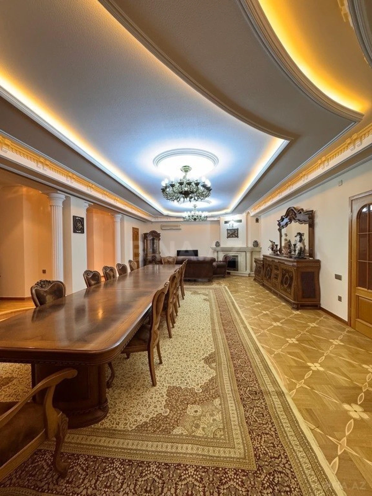 Satılır 5 otaqlı mənzil 512 m²