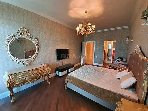 Satılır 4 otaqlı mənzil 254 m²